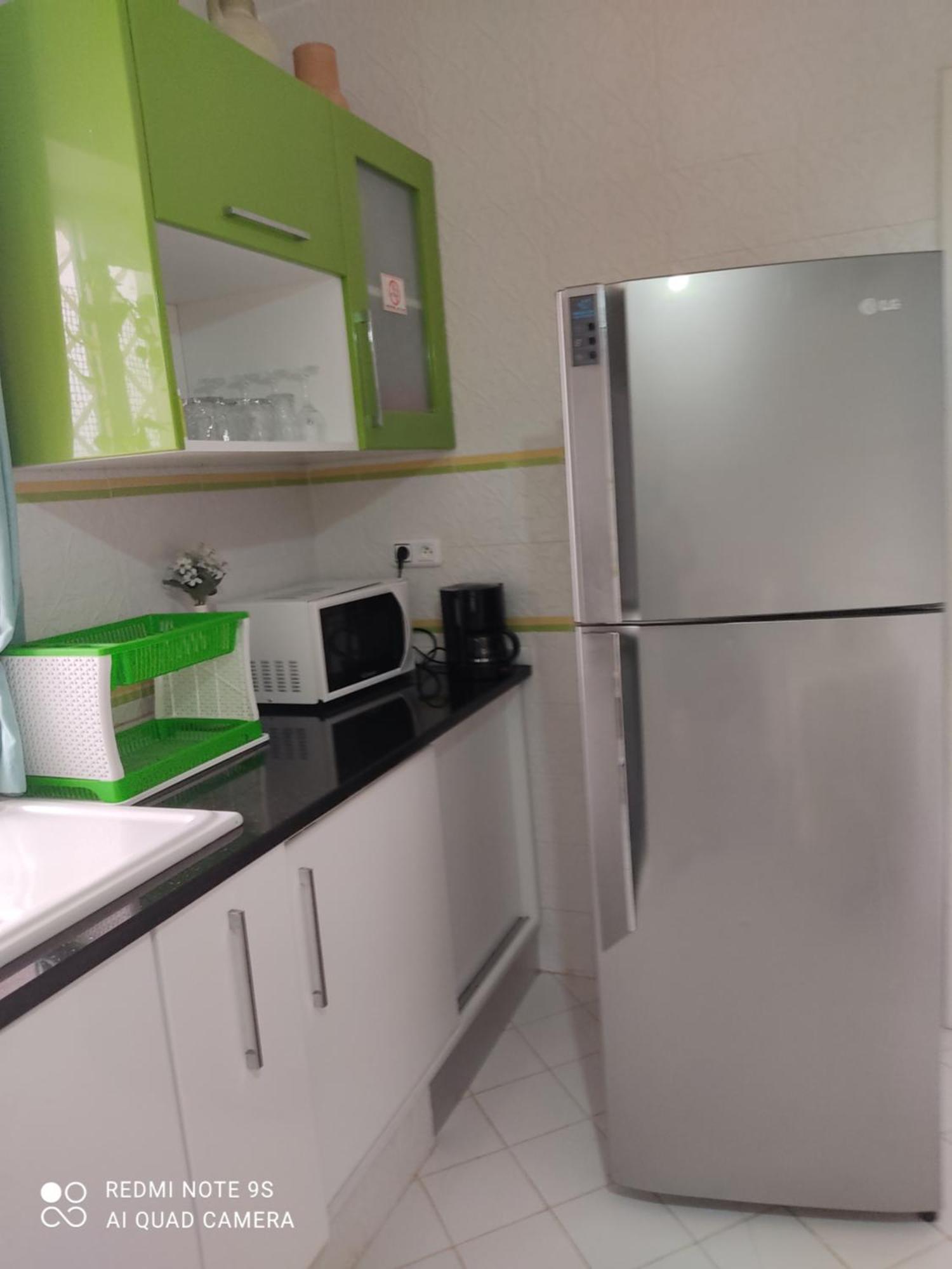 Etage De Villa Avec Jardin, Pres De L'Aireport Et Parking Prive Ariana Ngoại thất bức ảnh