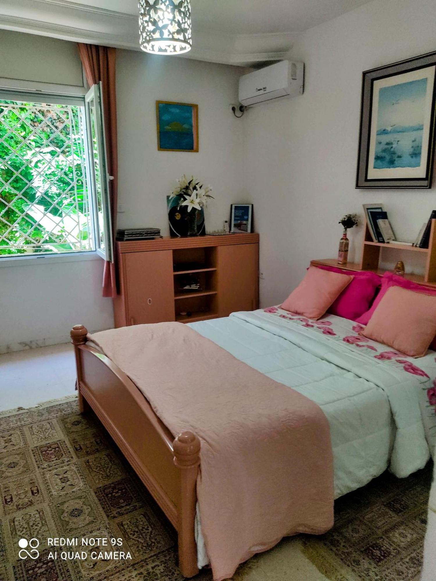 Etage De Villa Avec Jardin, Pres De L'Aireport Et Parking Prive Ariana Ngoại thất bức ảnh