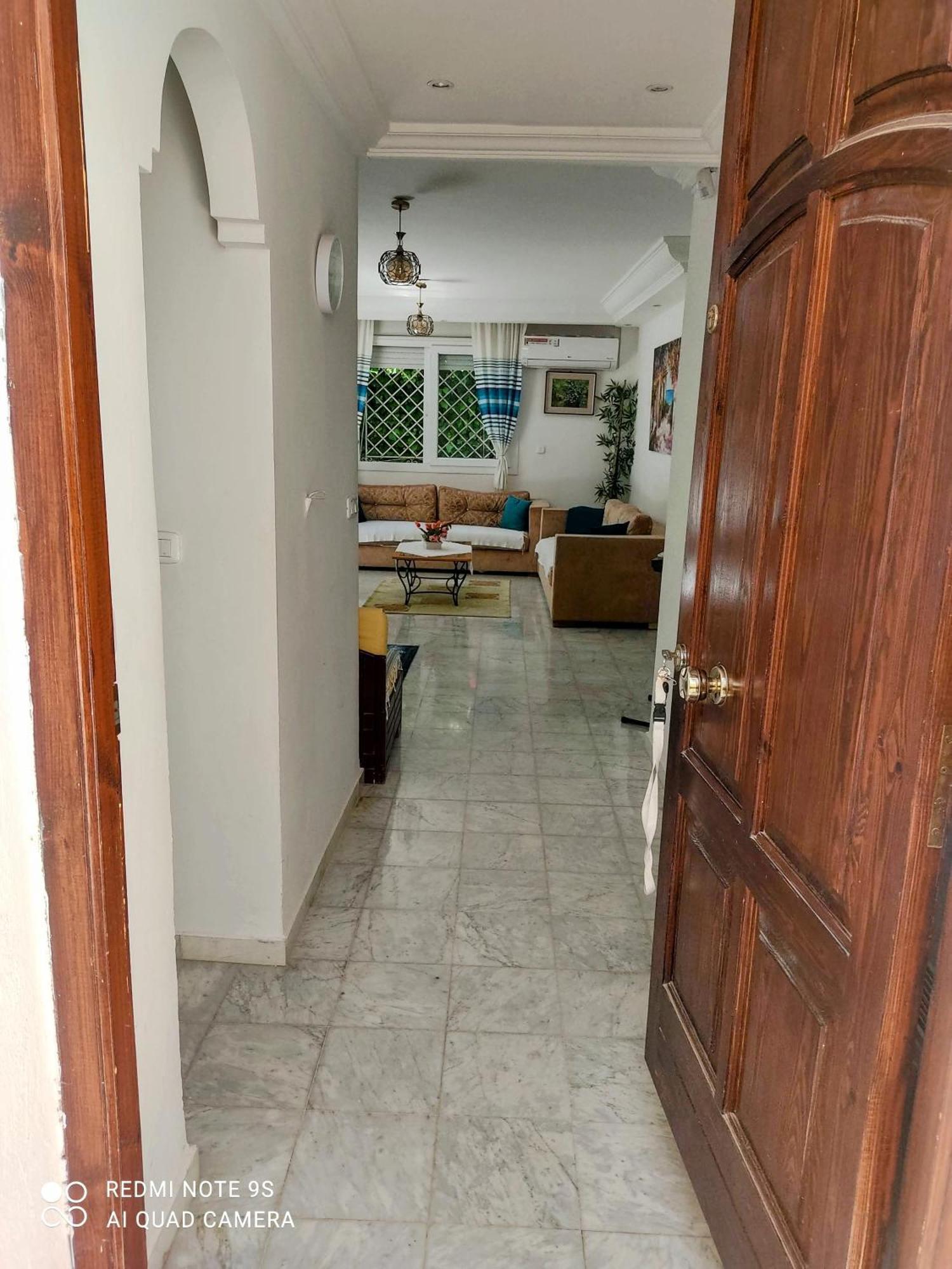 Etage De Villa Avec Jardin, Pres De L'Aireport Et Parking Prive Ariana Ngoại thất bức ảnh