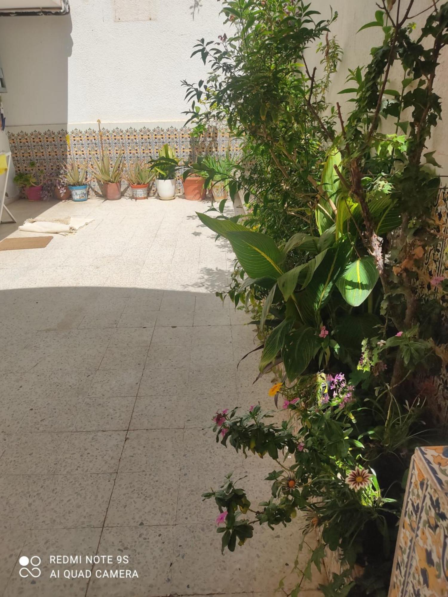 Etage De Villa Avec Jardin, Pres De L'Aireport Et Parking Prive Ariana Ngoại thất bức ảnh